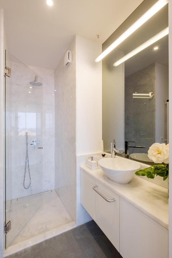 Boutique Rentals- Bliss By The Sea Apt- Ocean Views In Foz Beach OOporto Esterno foto