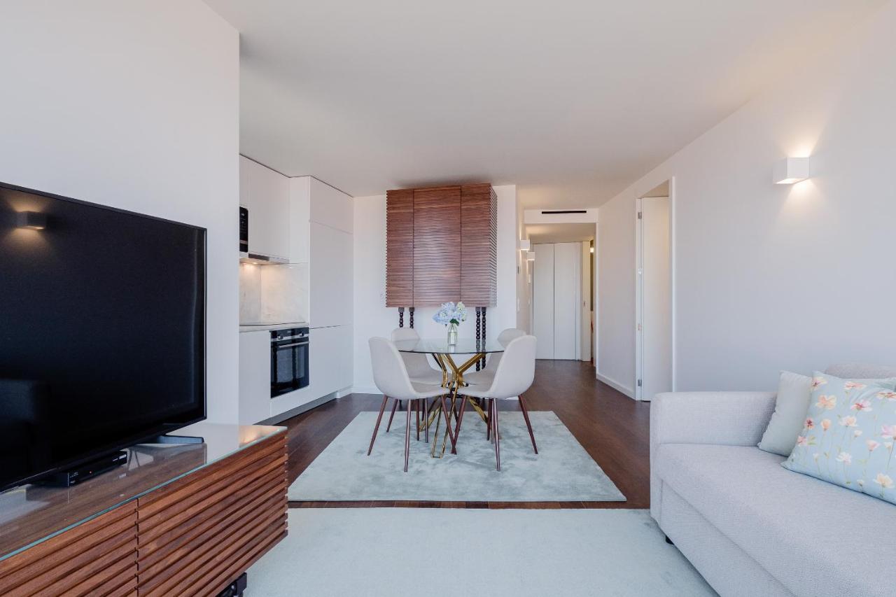 Boutique Rentals- Bliss By The Sea Apt- Ocean Views In Foz Beach OOporto Esterno foto